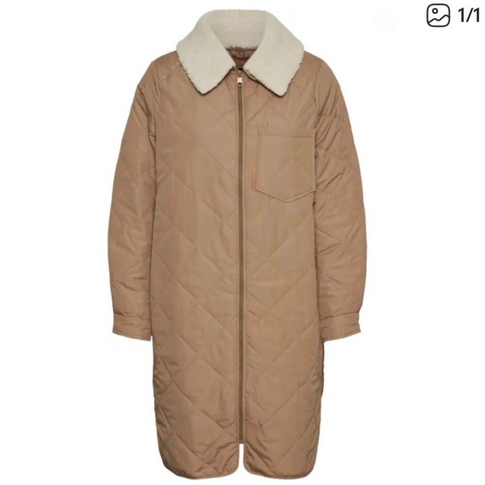 Vero Moda Reese Faux Shearling Trimmed Quilt Coat | Size Medium